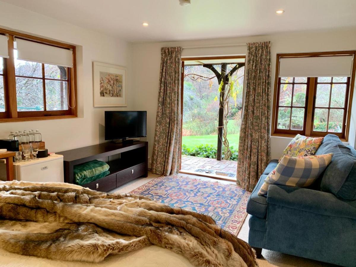 Mill Cottage - Boutique Accommodation And Garden アカロア エクステリア 写真