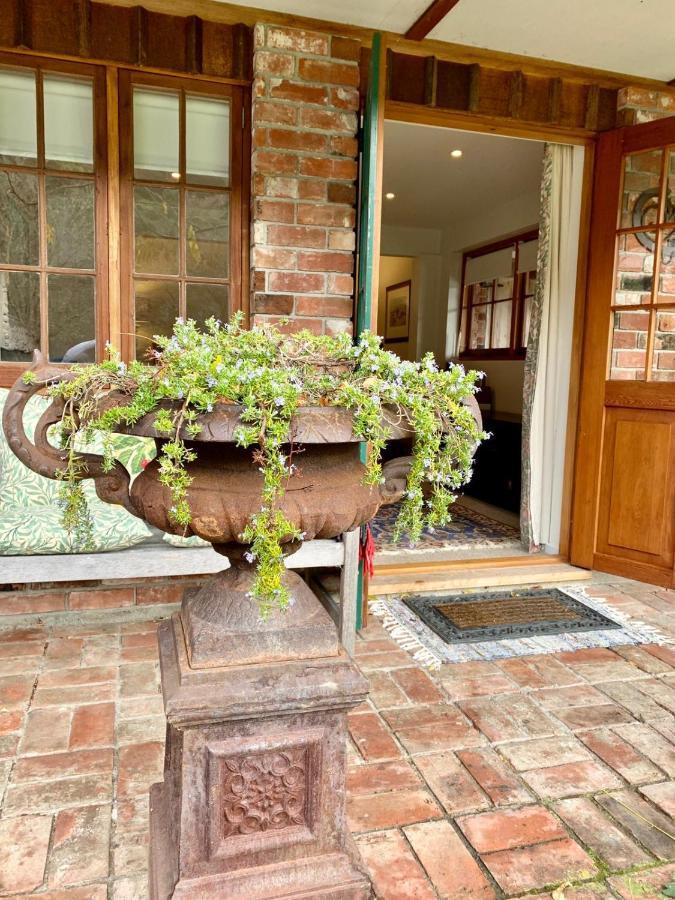 Mill Cottage - Boutique Accommodation And Garden アカロア エクステリア 写真