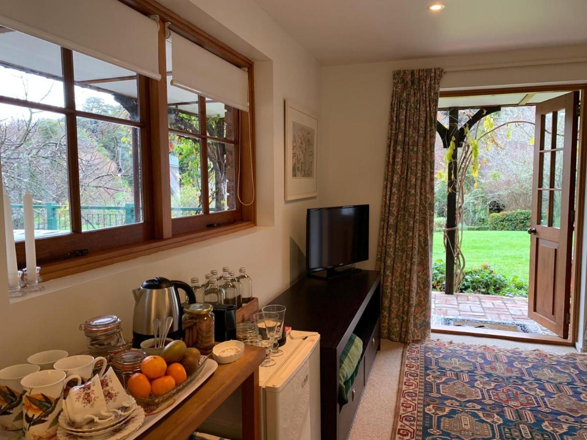 Mill Cottage - Boutique Accommodation And Garden アカロア エクステリア 写真